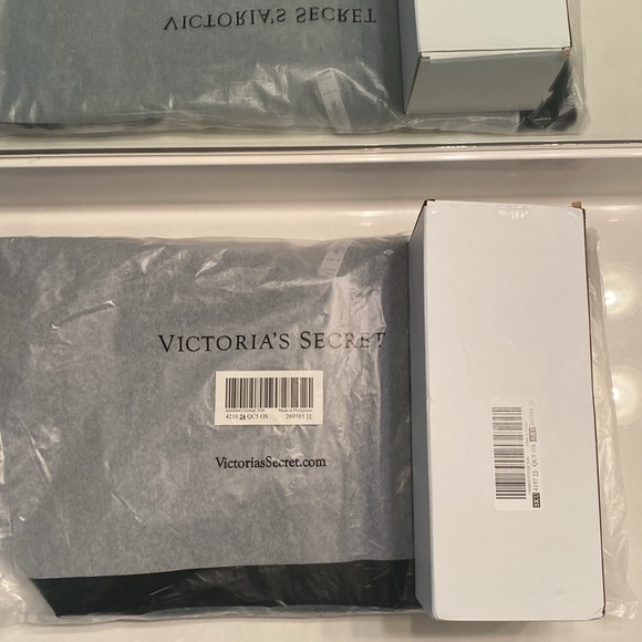 Victoria secret tote and tumbler set - Picture 8 of 9